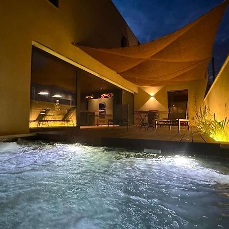 Maison D'Architecte Avec Piscine-Spa Chauffe En Centre Ville De Vaison-La-Romaine Exterior photo