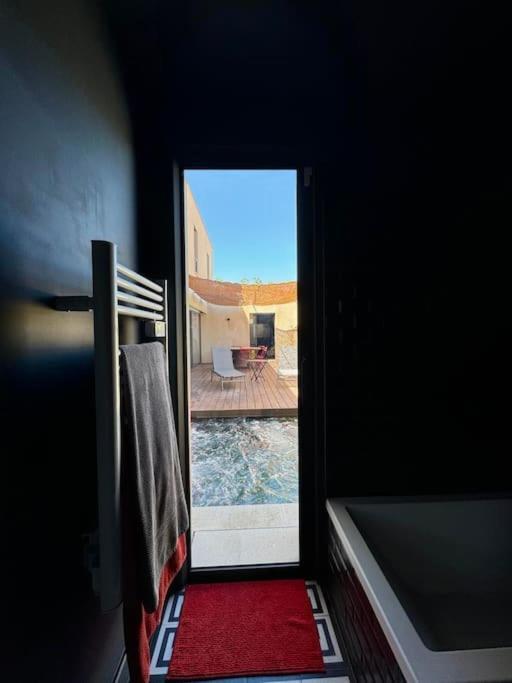 Maison D'Architecte Avec Piscine-Spa Chauffe En Centre Ville De Vaison-La-Romaine Exterior photo